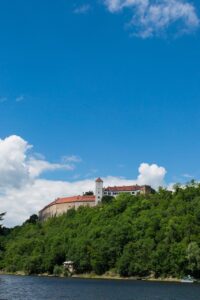 Hrad Bítov: Historie, pamětihodnosti a vinařské tipy na výlet