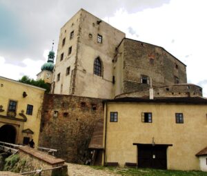 Hrad Buchlov je víc než jen historická památka. Je to místo, kde se setkává duch minulosti s radostmi přítomnosti.