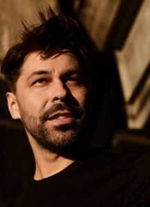 320-b854cc42c6634df982219d6cf091202d